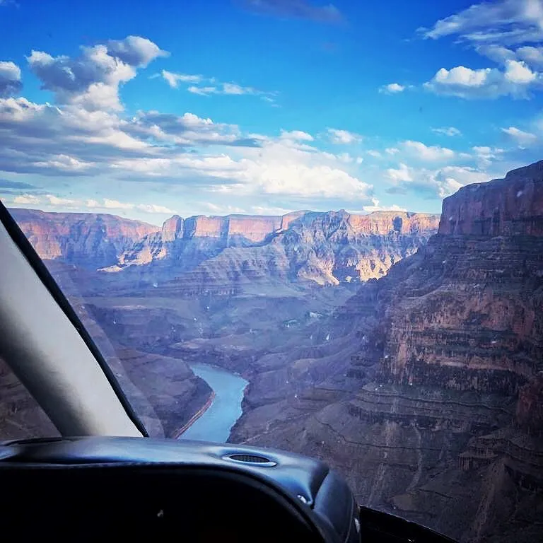 Wild West Helicopters - Photo 2